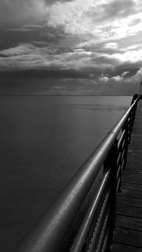 La baie de Cancale le port en noir blanc 5