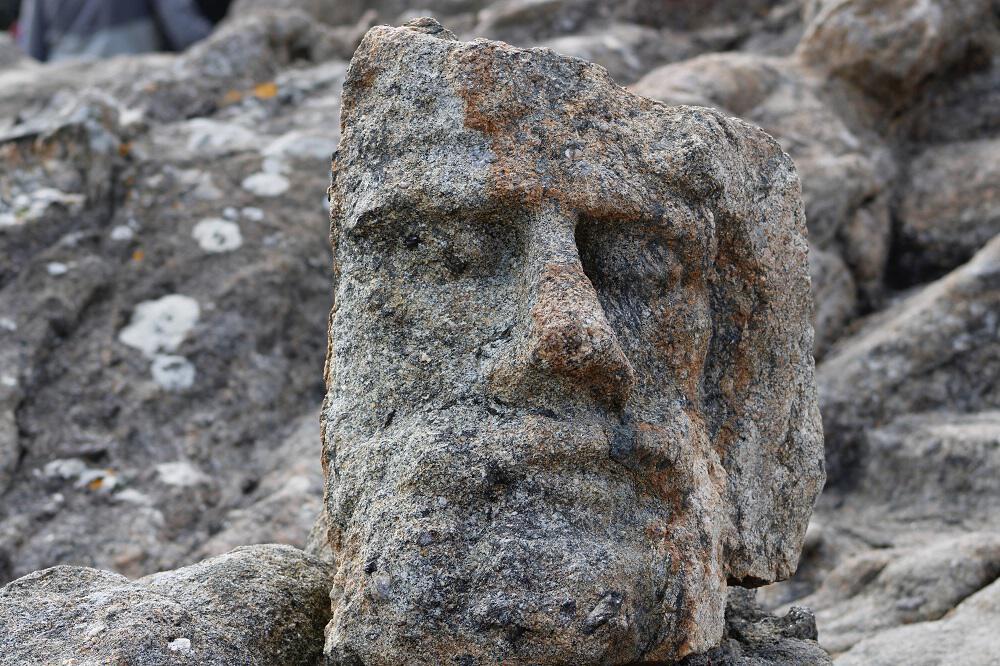 rochers-sculptes-saint-malo-merve-sehirli-nasir