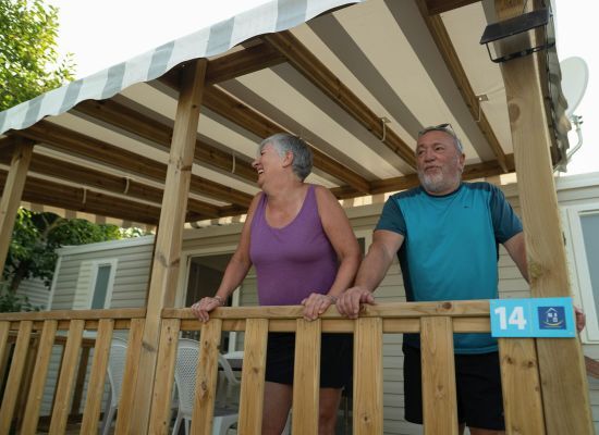 sejour-mobil-home-avec-terrasse