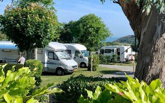 Emplacement-camping-car-vue-mer-camping-Duguesclin