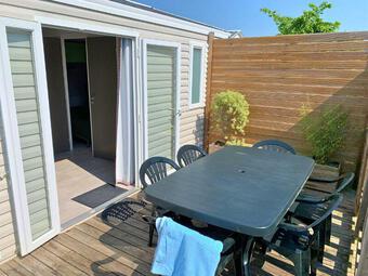 Mobil-home-Tamaris-3-chambres-exterieur-camping-duguesclin (3)