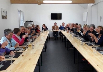 salle-configuration-repas-table-en-u