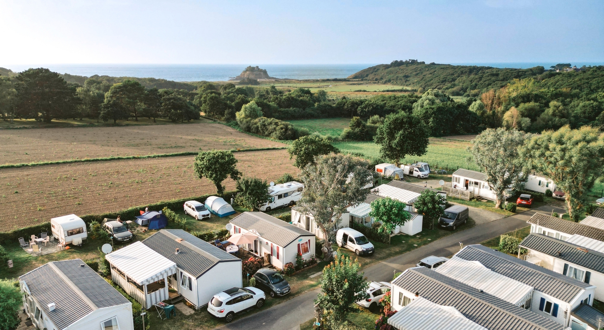 vue-du-ciel-camping-duguesclin-plage